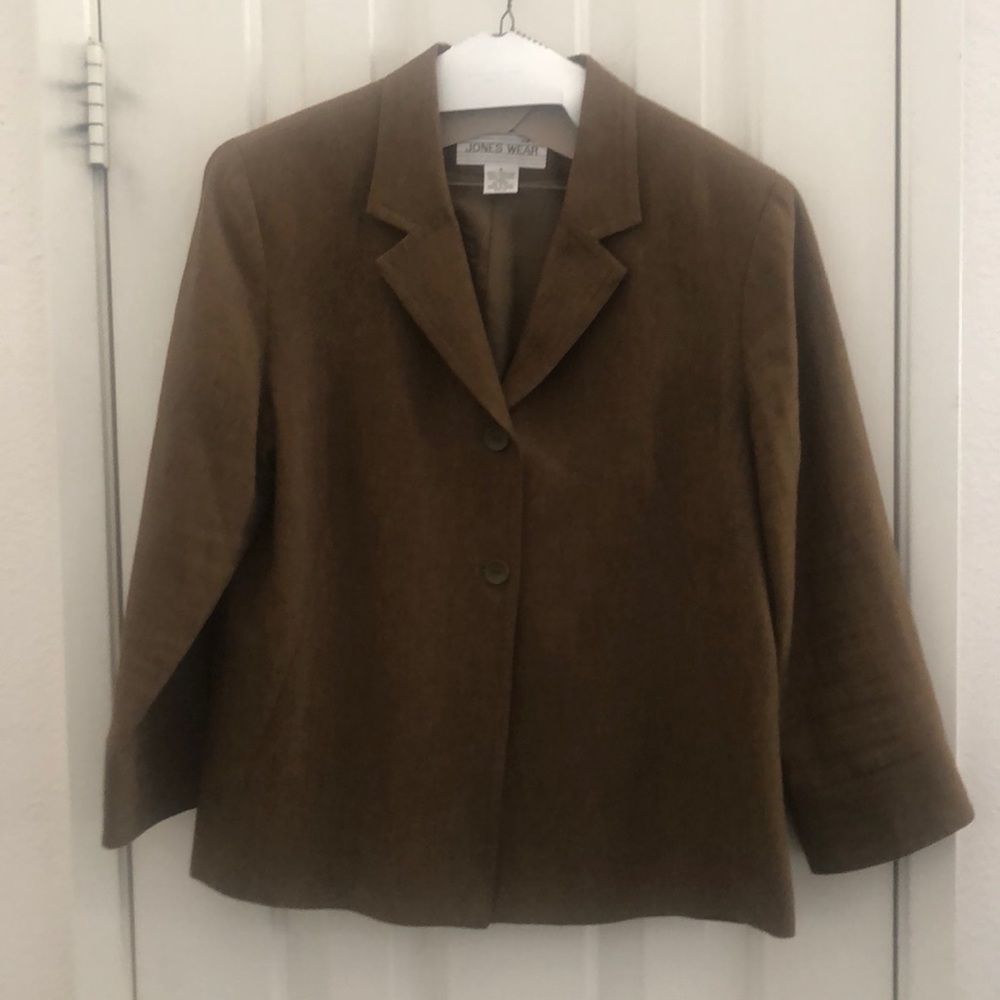 Jones Wear 3 pc skirt set with jacket - Picture 2 of 5